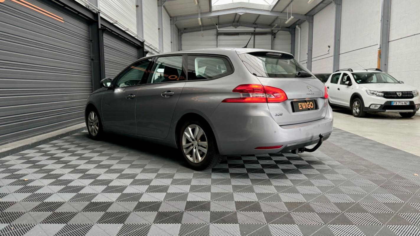 Peugeot 308 - SW 1.2 110 ACCESS + ATTELAGE / ENTRETIEN COMPLET PEUGEOT