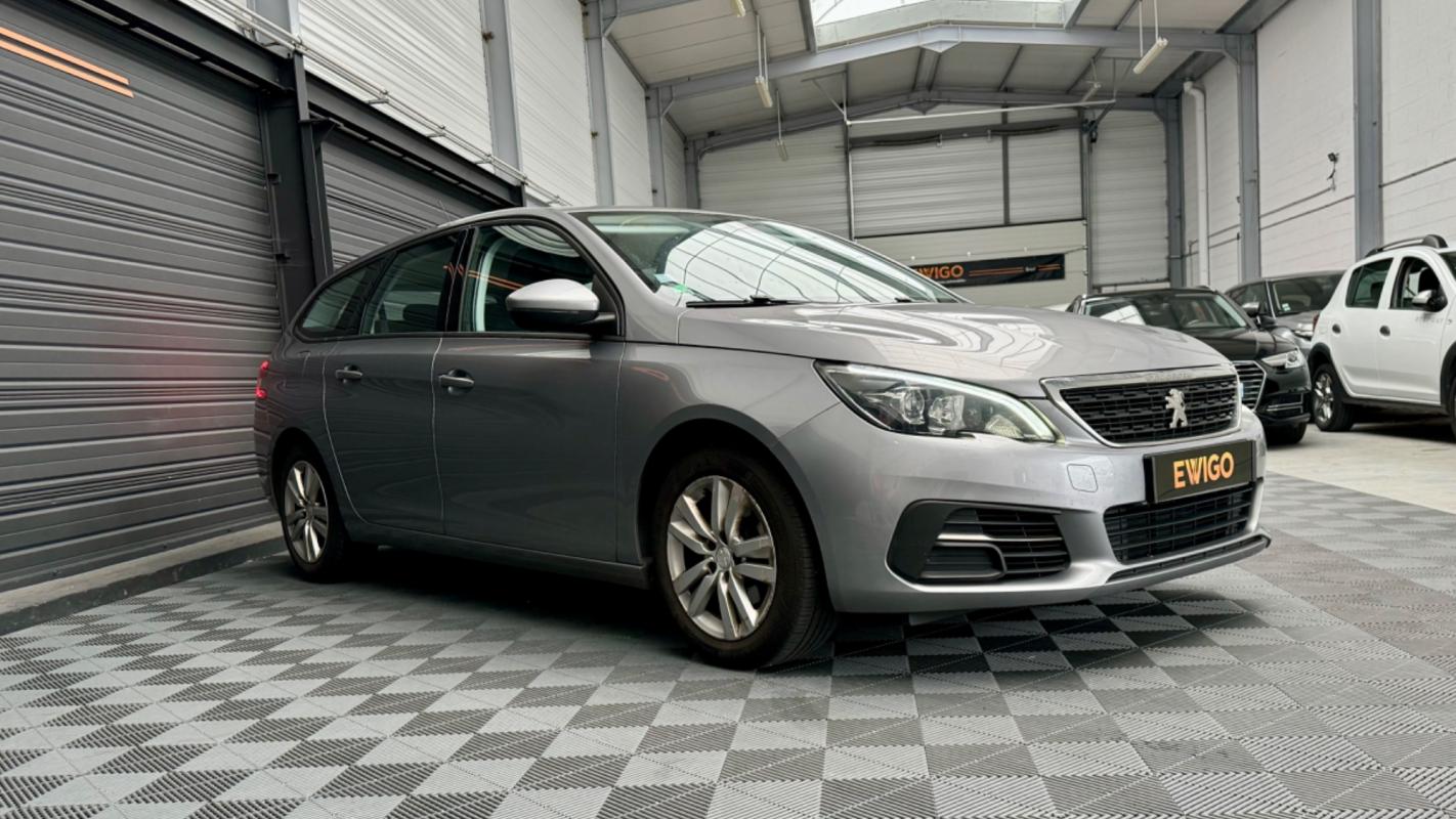 Peugeot 308 - SW 1.2 110 ACCESS + ATTELAGE / ENTRETIEN COMPLET PEUGEOT